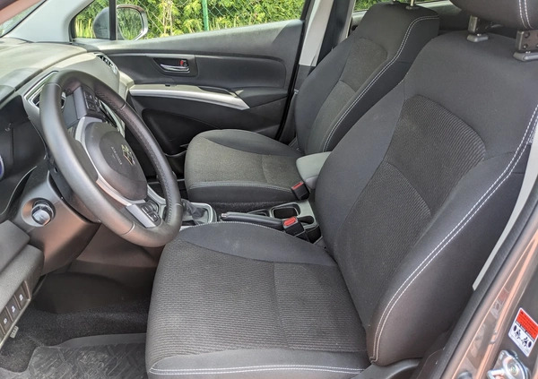 Suzuki SX4 cena 74990 przebieg: 16790, rok produkcji 2019 z Człopa małe 137